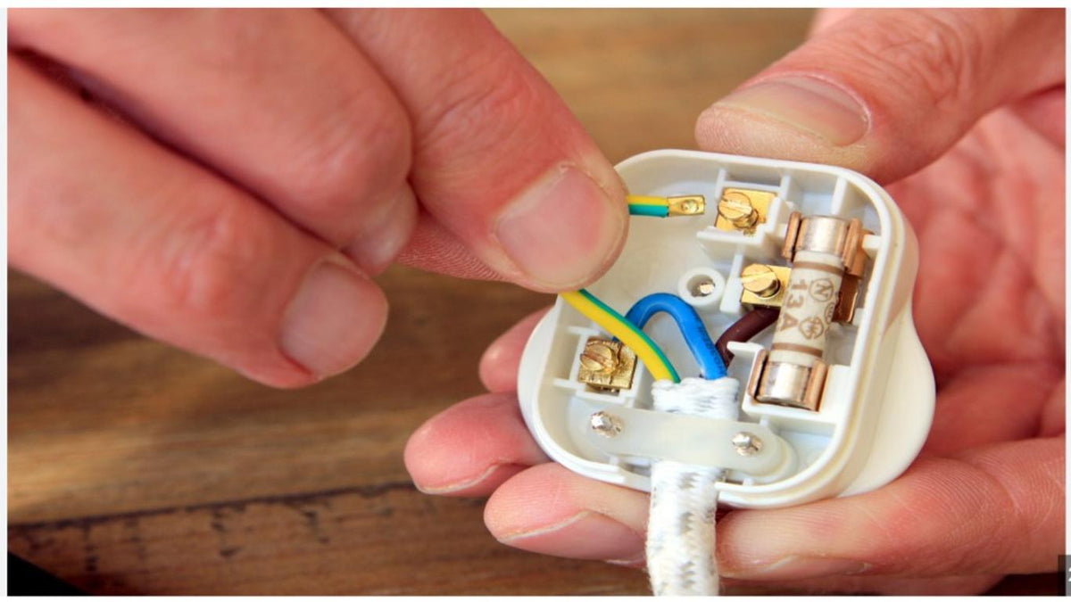 Socket Outlet Overloading in UK Homes: Causes, Risks and ...– The ...