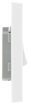 BG 914 Moulded Square Edge | White | 1 Gang 10AX 1 Way Bell Push Plate Switch