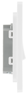 PCDCL12W Side - This Evolve pearlescent white 20A 16AX single light switch from British General will operate one light in a room.