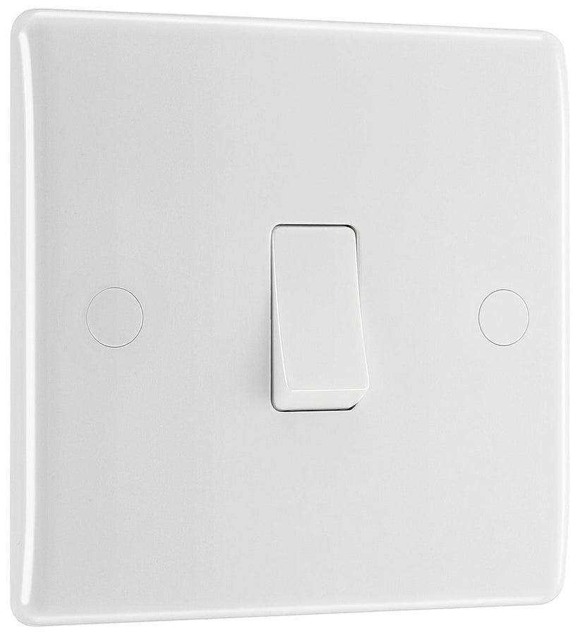 BG 813 Moulded Round Edge | White | 1 Gang 10AX Intermediate Plate Switch