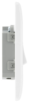 BG 811 Moulded Round Edge | White | 1 Gang 10AX 1 Way Plate Switch